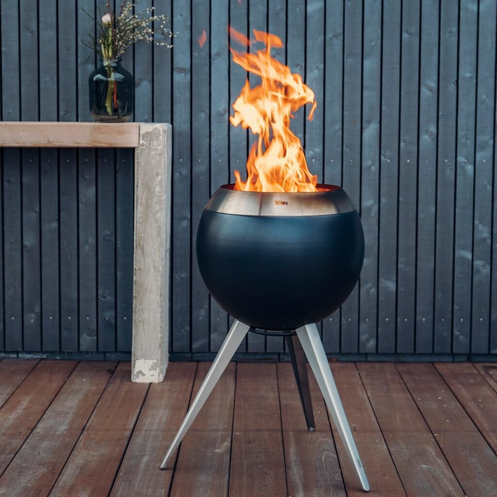 Höfats MOON 45 Wood & Pellet Fire Bowl with High Stand, Black